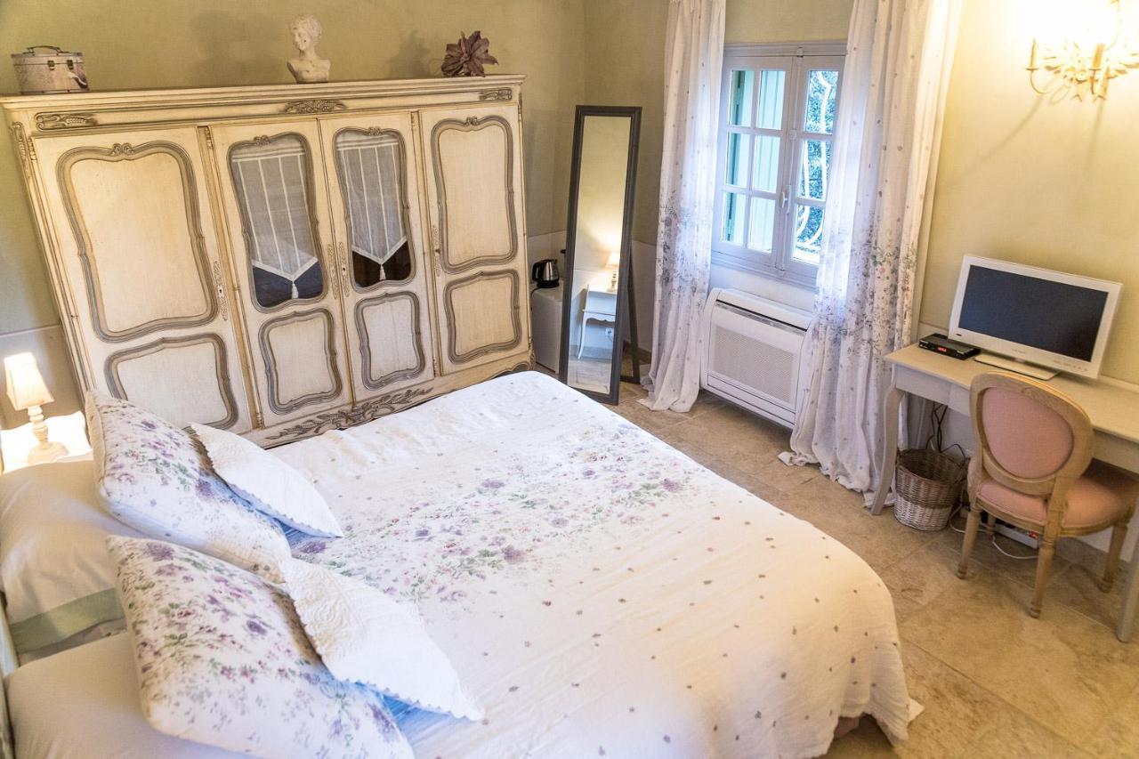 Domaine De La Tourelle Orgon Екстериор снимка